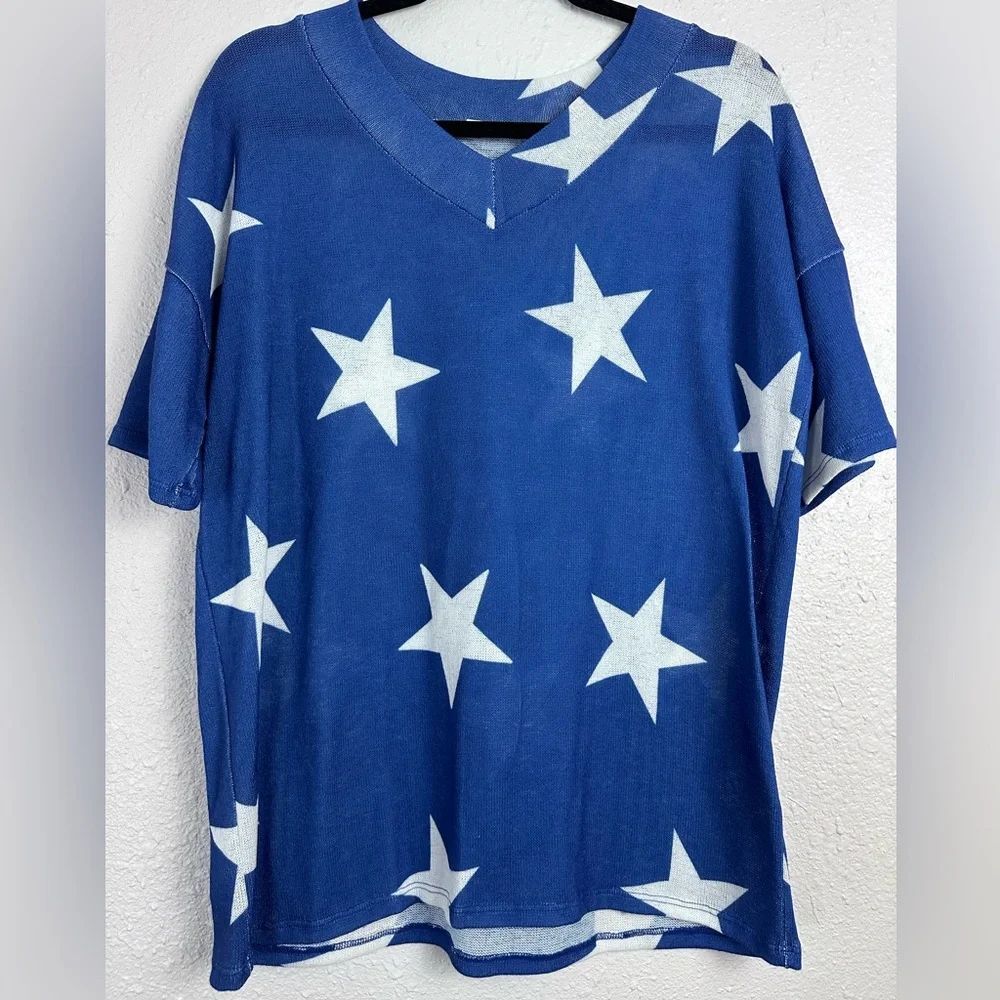 ⭐️Blue Star Patterned‎ V-Neck Shirt Size Small